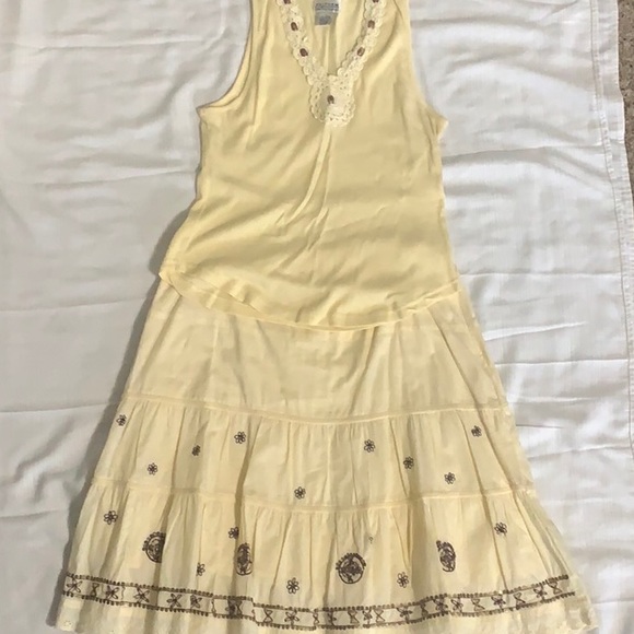 Outfit - Picture 1 of 10